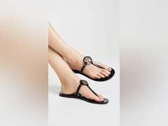 (See pictures)Tory Burch Women's Mini Miller Flip Flops, size 6 93