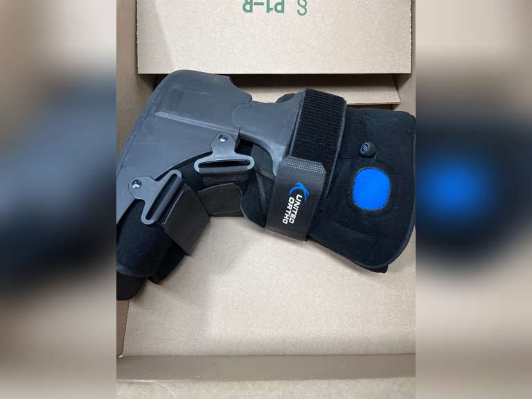 United Ortho USA14115 Short Air Cam Walker Fracture Boot, Medium, Black 47