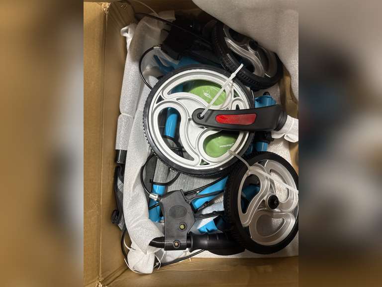 Real Relax 3 Wheel Rollator Walker with 10" Wheels, Narrow Walkers for Small Spaces, Compact Folding with Storage Bag, Cup Holder for Seniors, Light Blue 120