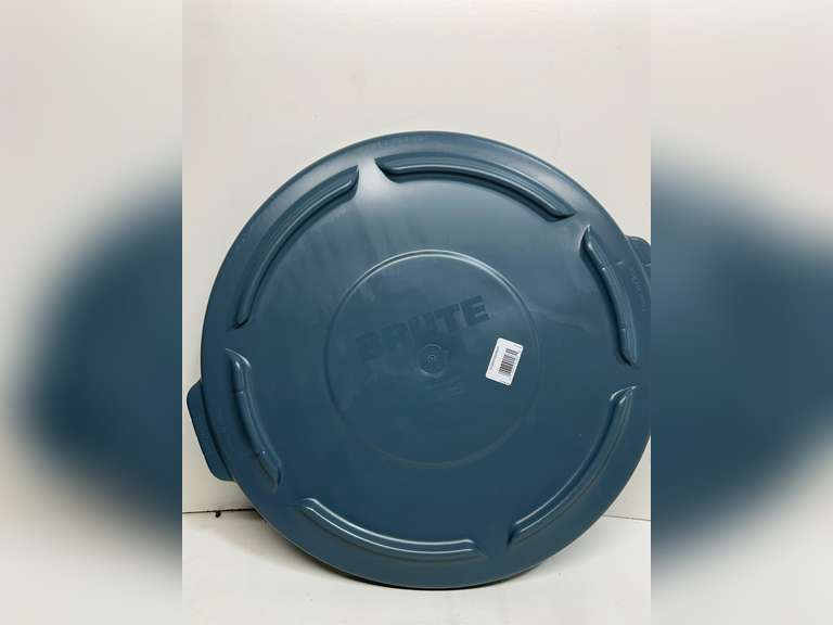 Rubbermaid Commercial Products Brute Snap-On Lid 121 Litre Grey FG263100GRAY 20