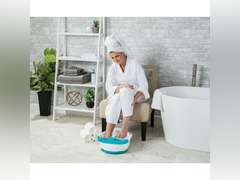 Homedics Bubble Mate Heated Foot Spa Bubble Foot Massager with Raised Massage nodes and Removable Pumice Stone 30