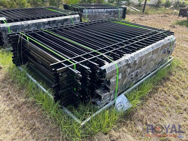 2024 FENS FEN20 10ft X 7ft Galvanized Steel Fence Royal Auction Group