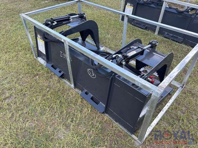 Skid steer, grapple bucket Royal Auction Group