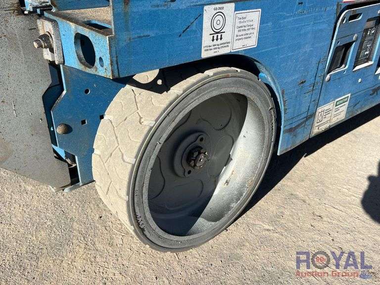 2015 Genie GS2632 26ft Electric Scissor Lift