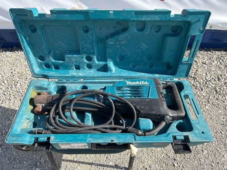 2017 Makita HM1307CB 35lb Demolition Hammer