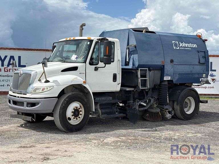 2015 International DuraStar 4300 Johnston VT651 8.5 Yard Street Sweeper Truck