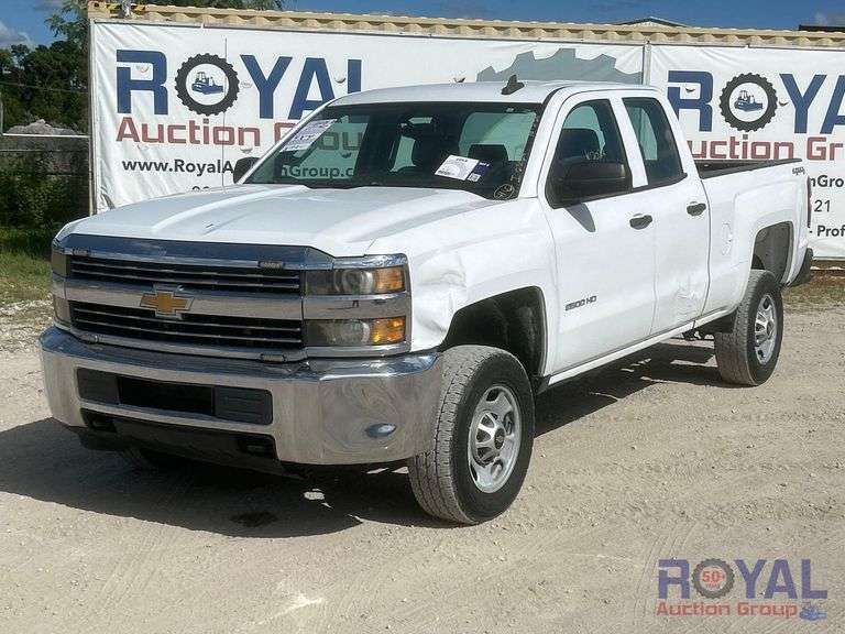 2015 Chevrolet Silverado 2500 4x4 Crew Cab Pickup Truck