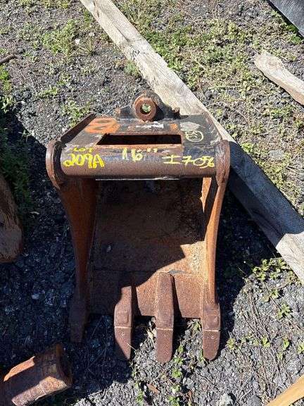 16in Digging Tooth Bucket Excavator Attachment