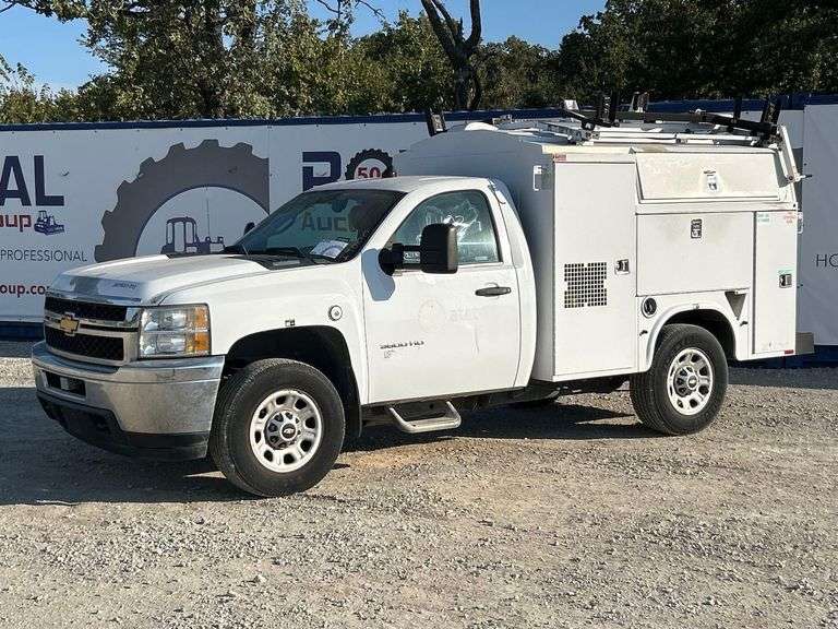 2013 Chevrolet Silverado 3500HD Enclosed Service Truck