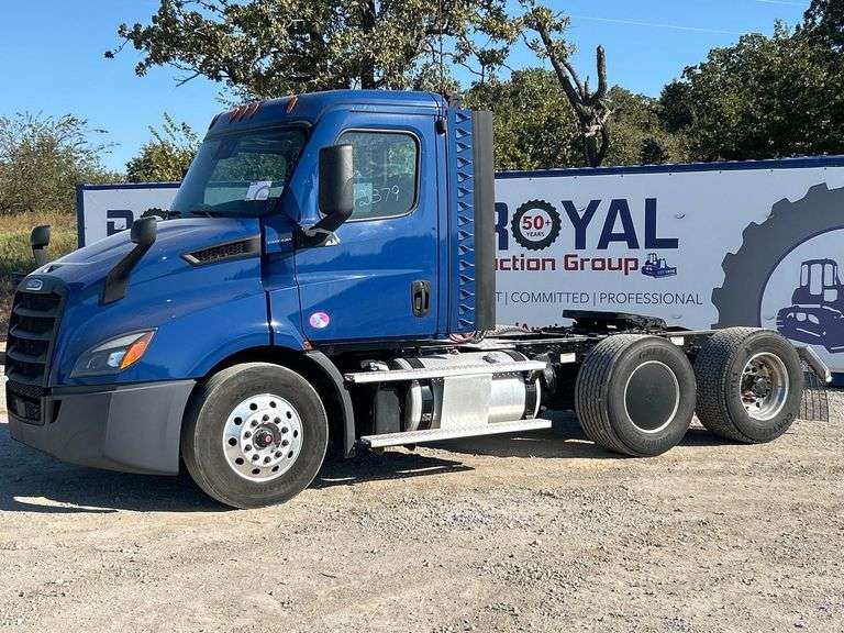 2021 Freightliner Cascadia 116 T/A Day Cab Truck Tractor