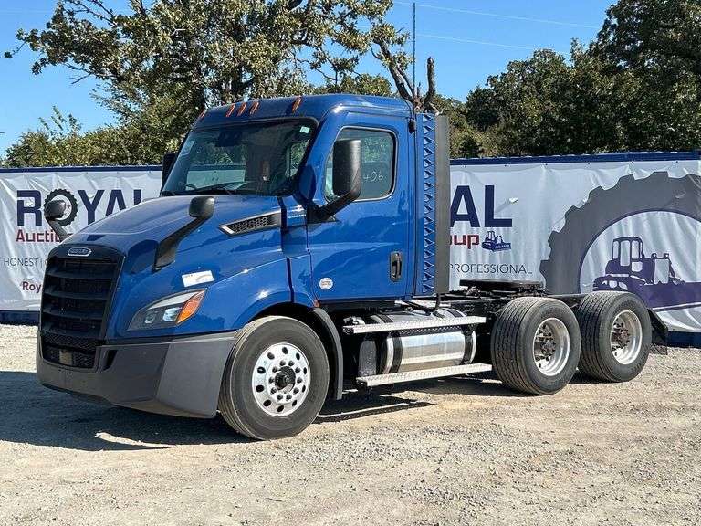 2021 Freightliner Cascadia 116 T/A Day Cab Truck Tractor