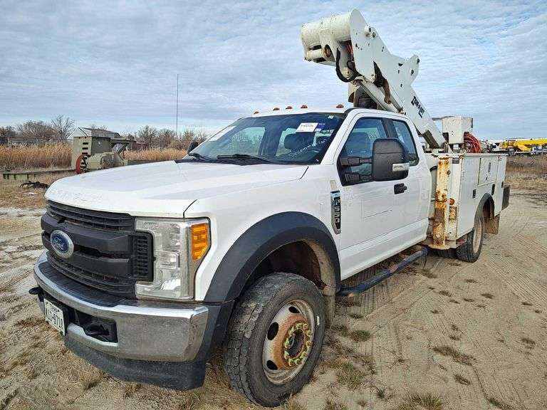 2017 Ford F-550 4x4 DurALift DTAXS39 39ft. Bucket Truck