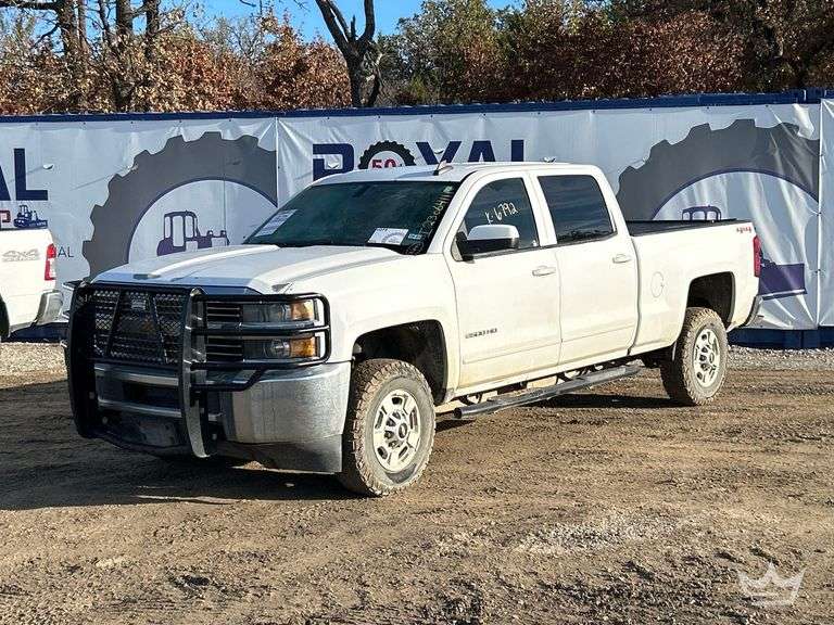 2015 Chevrolet 2500 Silverado 4X4 Crew Cab Pickup Truck