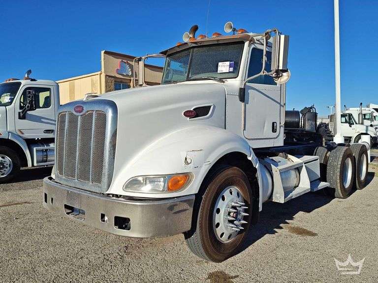 2012 Peterbilt 386 T/A Day Cab Truck Tractor