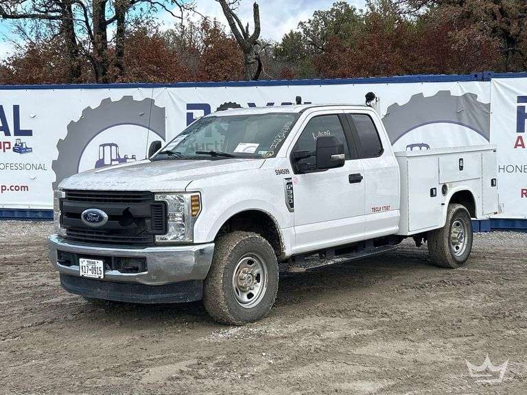 2018 Ford F-350 4x4 Ext. Cab Knapheide Service Truck