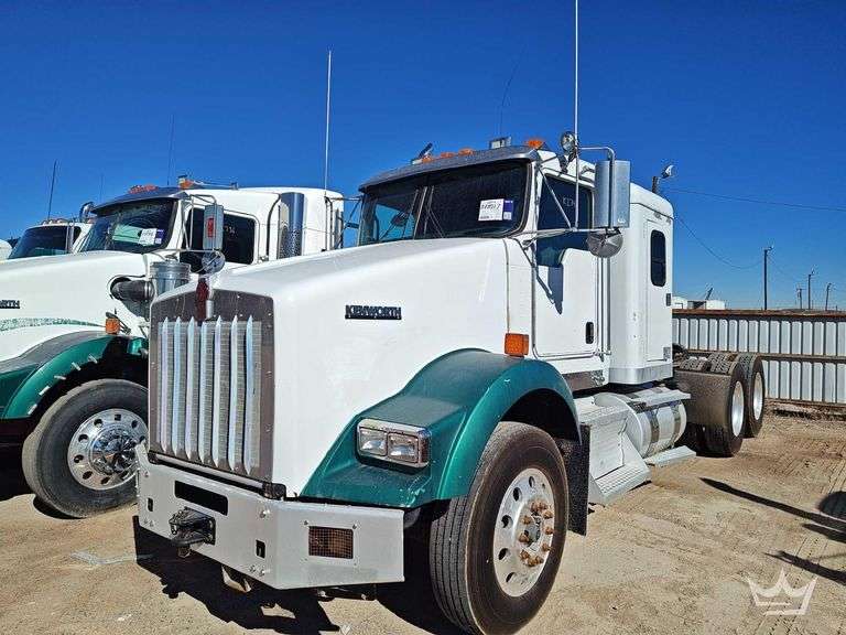 2012 Kenworth T800 T/A Sleeper Cab Truck Tractor