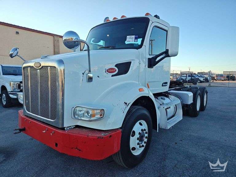 2015 Peterbilt 567 T/A Wet Kit Day Cab Truck Tractor