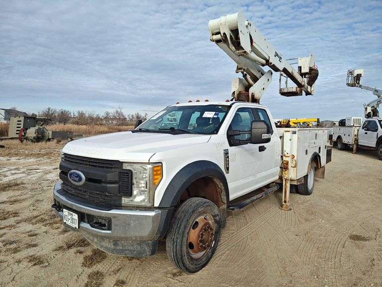 2017 Ford F-550 4x4 DurALift DTAXS39 39ft. Bucket Truck