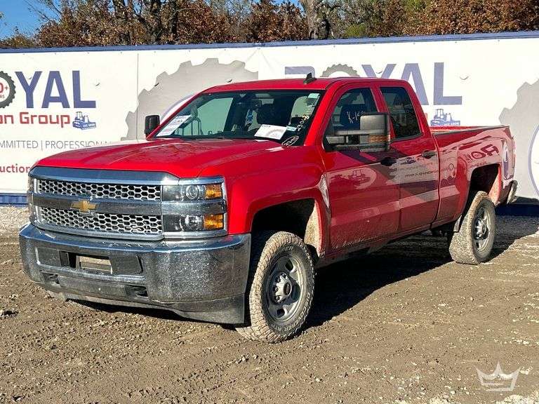 2017 Chevrolet Silverado 2500 4x4 Crew Cab Pickup Truck