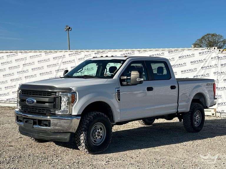 2019 Ford F-350 4x4 Crew Cab Pickup Truck