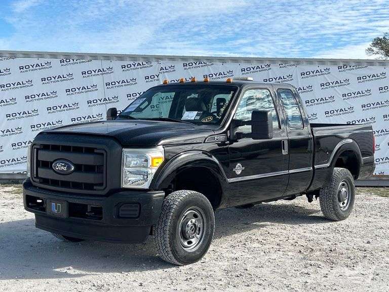 2015 Ford F-350 4x4 Ext. Cab Pickup Truck