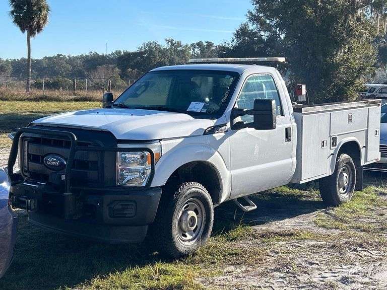 2015 Ford F-350 4x4 Service Truck