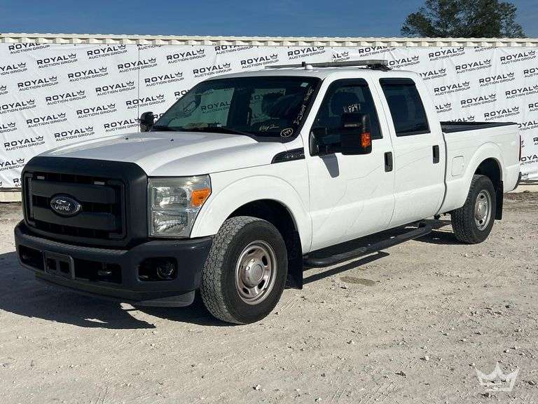2015 Ford F-250 Crew Cab Pickup Truck