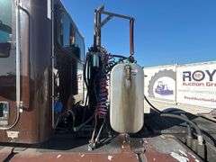 2014 Peterbilt 384 T/A Wet Kit Day Cab Truck Tractor