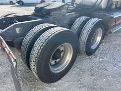 2014 Peterbilt 384 T/A Wet Kit Day Cab Truck Tractor