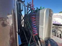 2014 Peterbilt 384 T/A Wet Kit Day Cab Truck Tractor