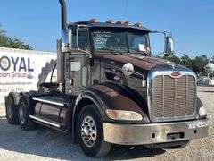 2014 Peterbilt 384 T/A Wet Kit Day Cab Truck Tractor