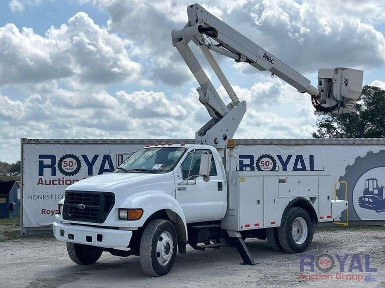 2001 Ford F-650 Altec TA40 40ft Bucket Truck