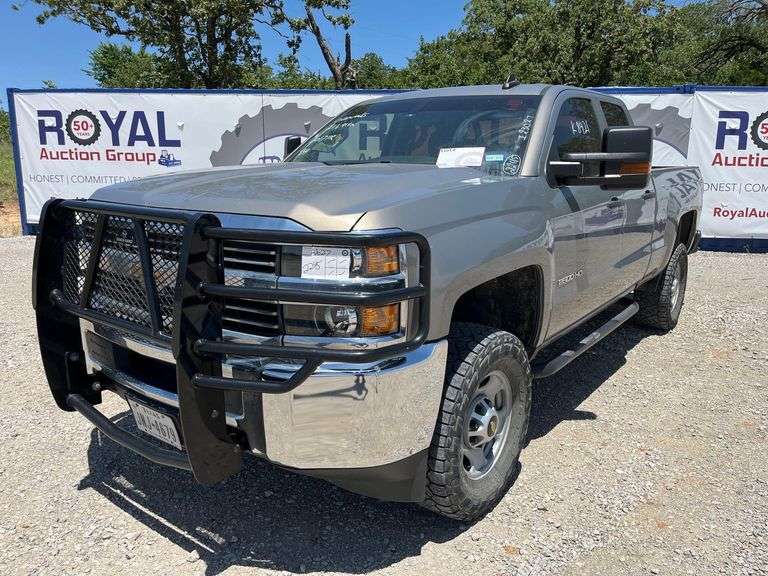 2017 Chevrolet Silverado 4x4 2500 HD Crew Cab Pickup Truck