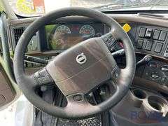 2015 Volvo VNL T/A Day Cab Truck Tractor