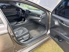 2022 Toyota Camry Hybrid Sedan