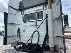 2015 Volvo VNL T/A Day Cab Truck Tractor
