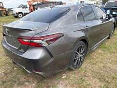 2022 Toyota Camry Hybrid Sedan