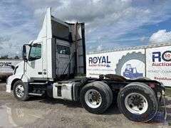 2015 Volvo VNL T/A Day Cab Truck Tractor