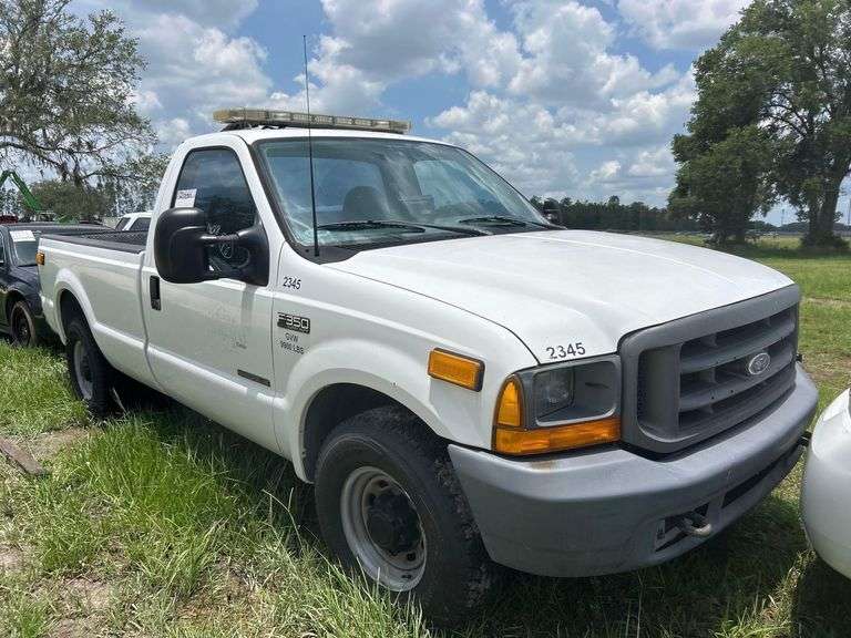 2000 Ford F-350 Pickup Truck