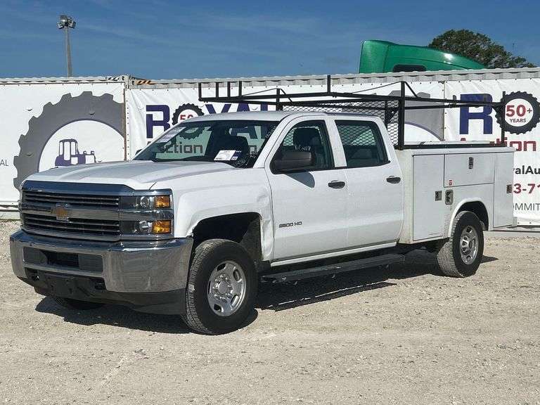 2017 Chevrolet Silverado 2500HD 4x4 Crew Cab Reading Service Truck