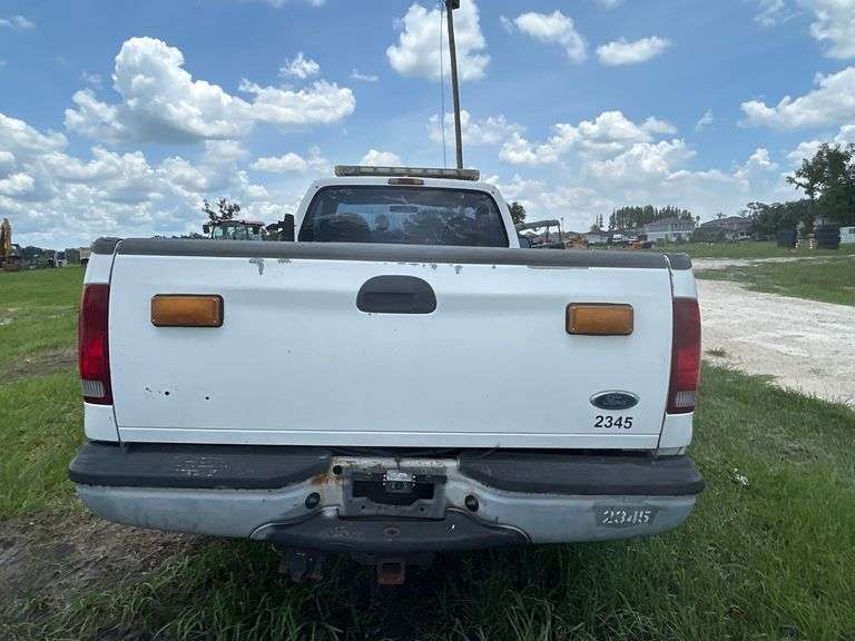 2000 Ford F-350 Pickup Truck