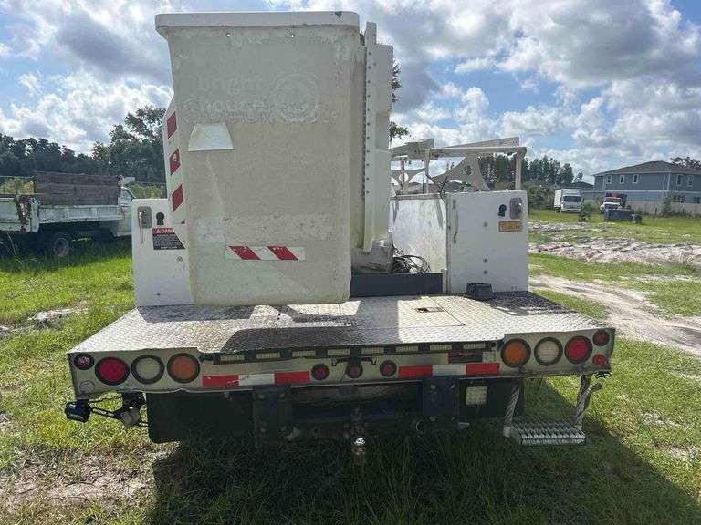 2014 Ford F-350 Altec AT200A Insulated Bucket Truck