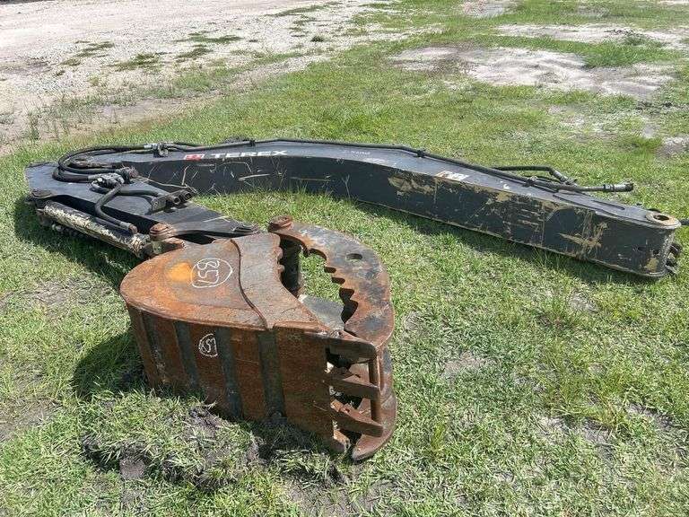 Terex Loader Arm with Bucket