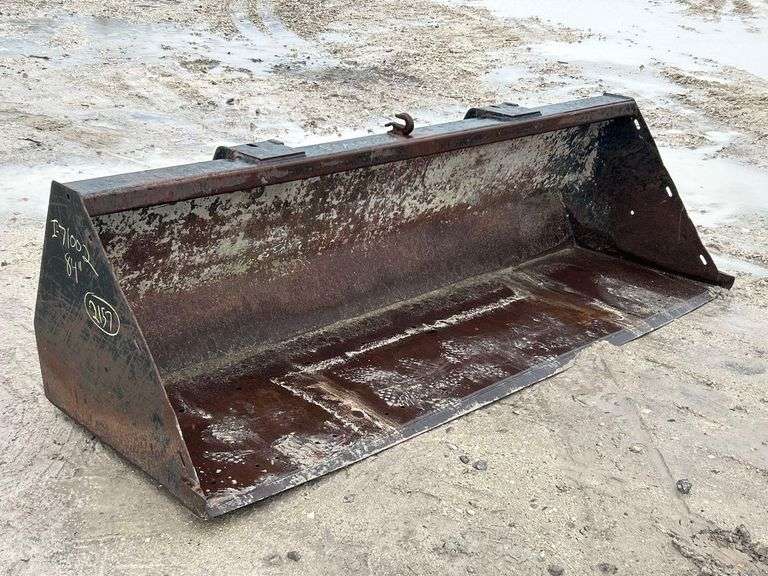 84in Loader Bucket