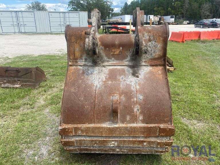 44in Tooth Excavator Bucket