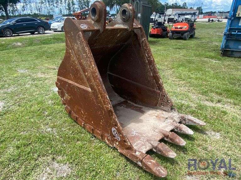 44in Tooth Excavator Bucket