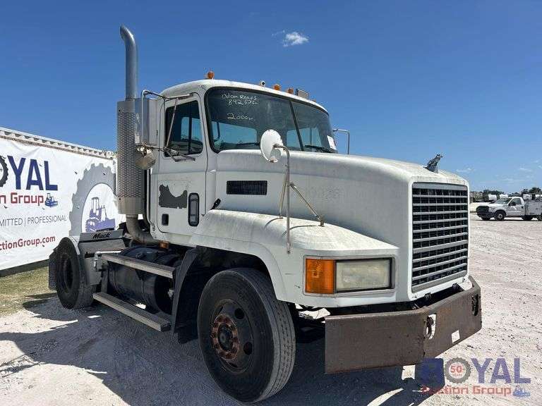 2000 Mack CH612 Wet Kit Day Cab Truck Tractor