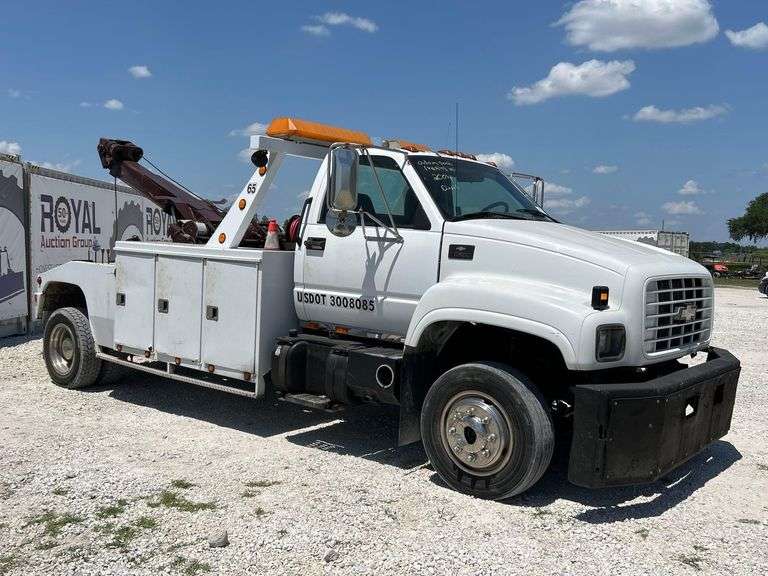 2001 Chevrolet C6500 Wrecker Tow Truck