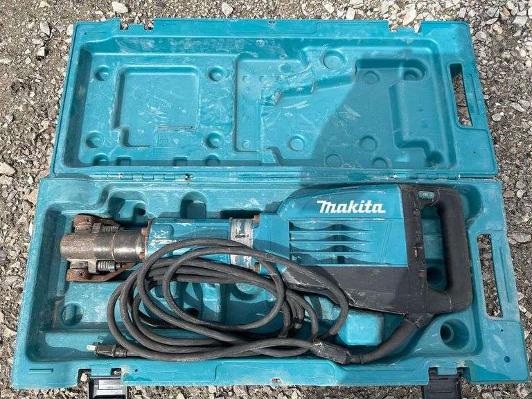2017 Makita HM1307CB 35lb Demolition Hammer