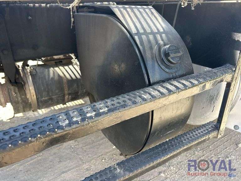 2014 Peterbilt 337 Forestry Grapple Truck